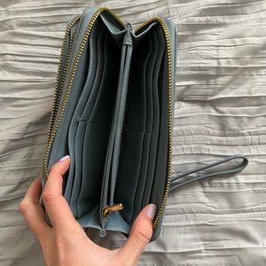 Light blue/gray wristlet wallet